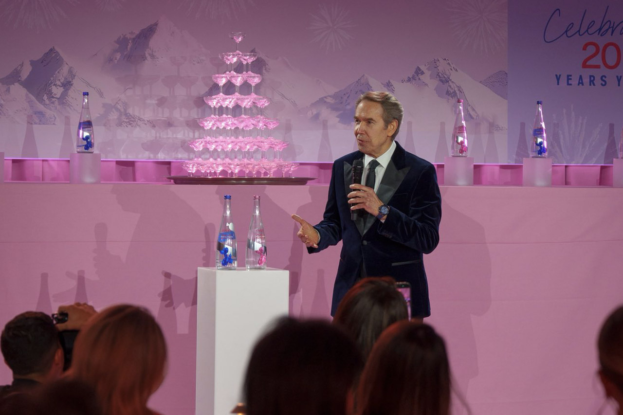 依云（evian）联手艺术大师 Jeff Koons 推出 200 周年限量纪念包装
