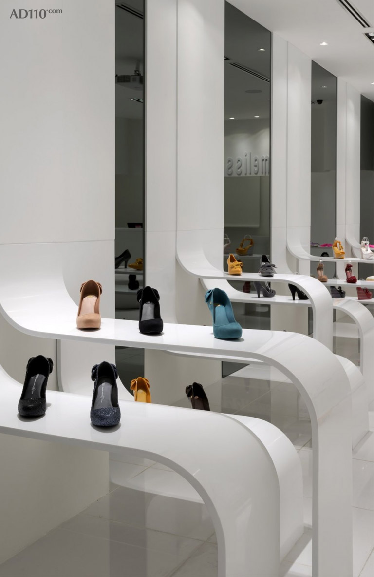 塑料女鞋品牌旗舰店melissabybluwaterstudio